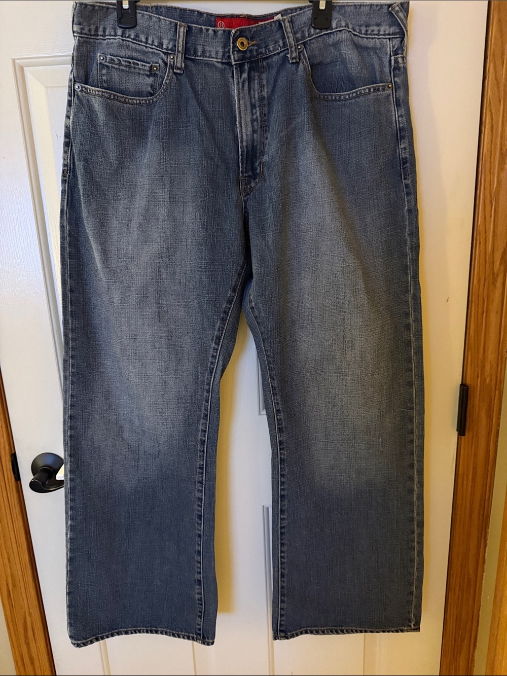 Guess Men's Faded Blue Relaxed Jeans